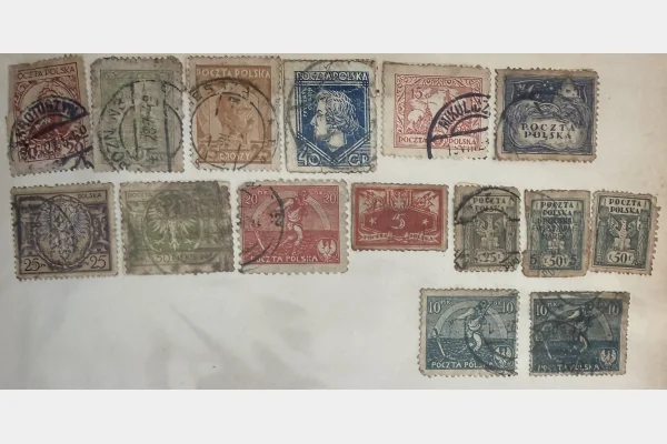 Pologne – lot de timbres anciens “Poczta Polska” (aigle, figures, années 1920–1930)