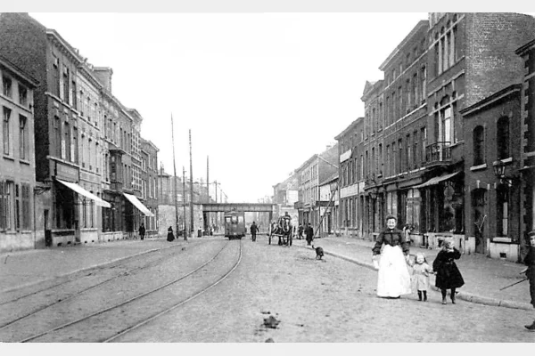 Anciennement route de Charleroi