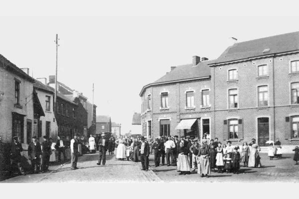 Dampremy et sa Place du Phoenix en 1903