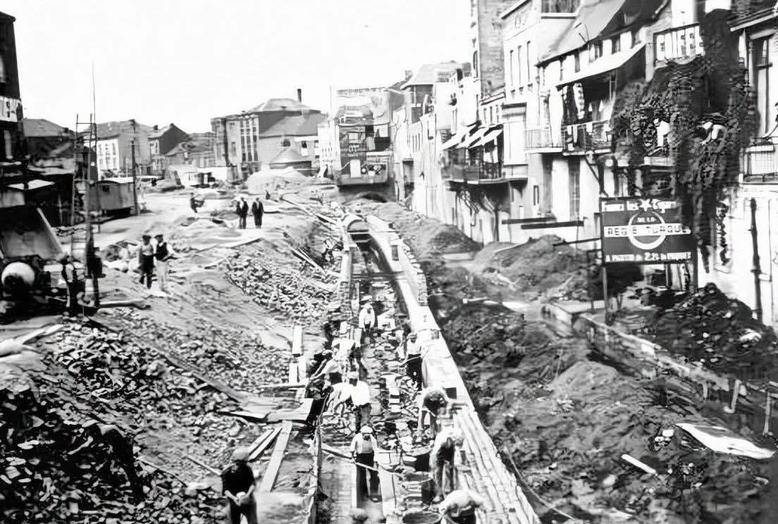 Boulevard Tirou… comblage de la Sambre | Boulevard Joseph Tirou, Charleroi | 1930 - 1940