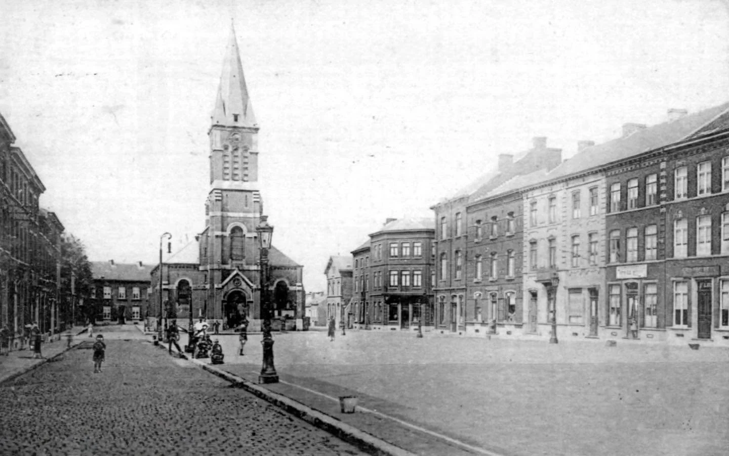 Charleroi Nord - Place du Faubourg | Place du Nord Michel Levie, Charleroi | 1922