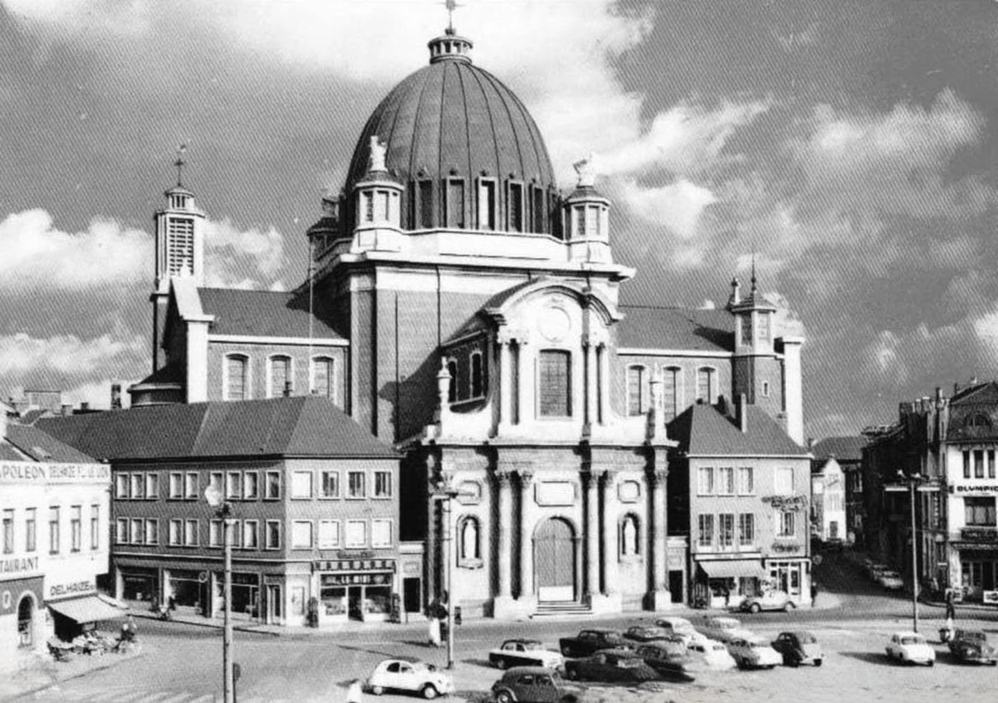 Église Saint-Christophe de Charleroi | Place Charles II, Charleroi