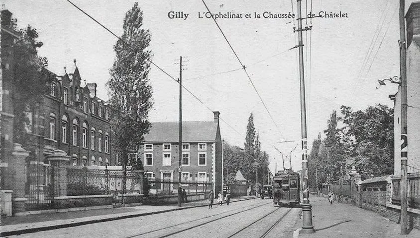 L’orphelinat et la chaussée de Châtelet | Chaussée de Châtelet, Gilly | 1927