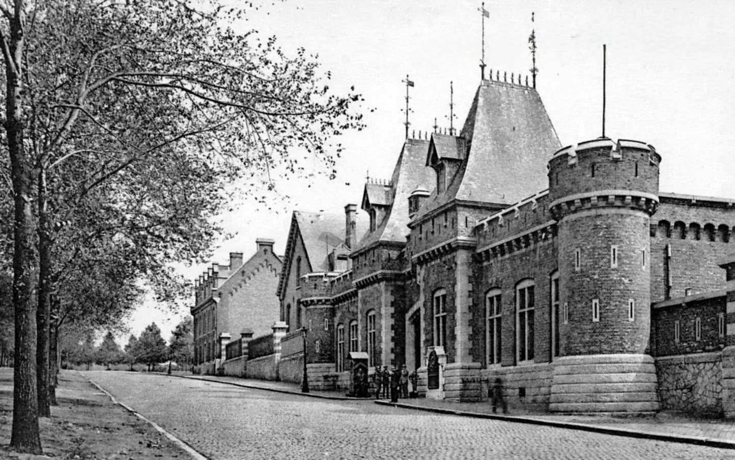 La caserne de Trésignies | Avenue du Général Michel, Charleroi