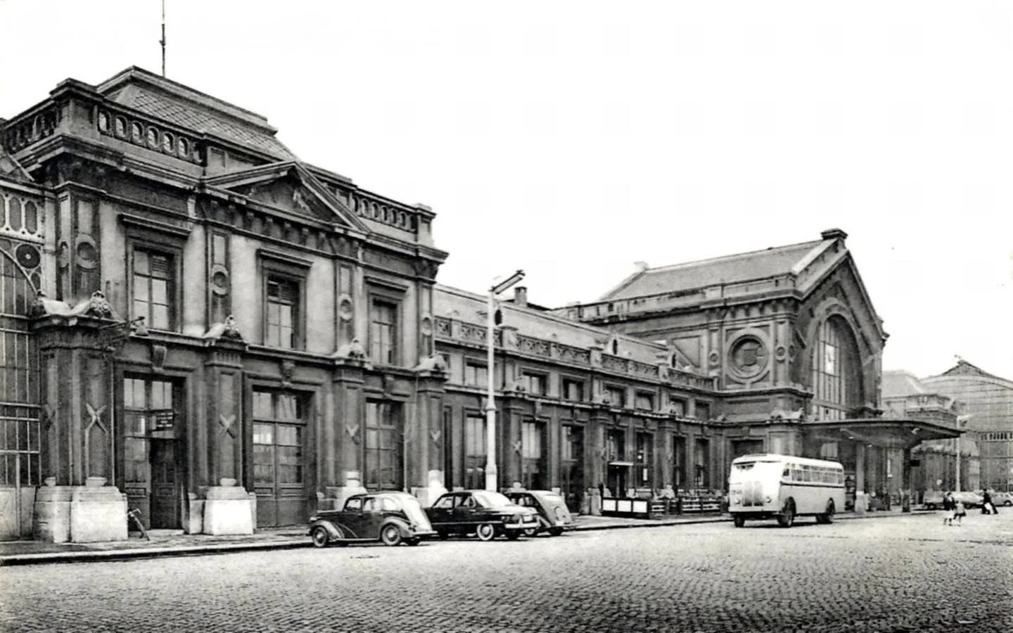 La gare du Sud | Square des Martyrs, Charleroi | 1951