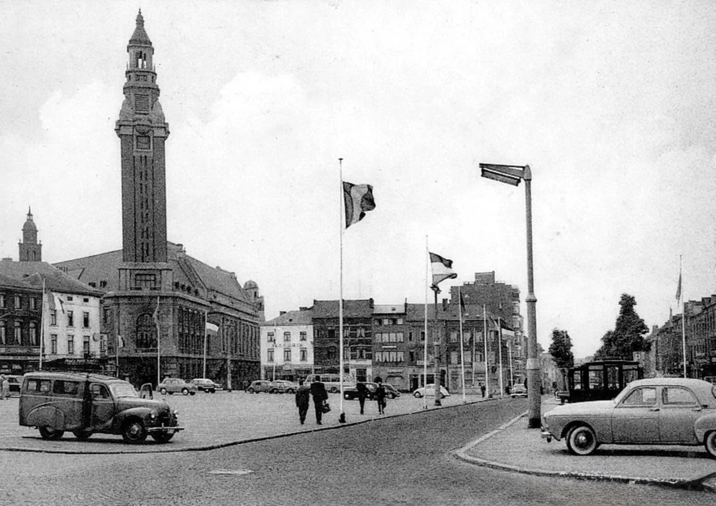 La place du manège avant 1960 | Place du Manège, Charleroi | 1940 - 1960