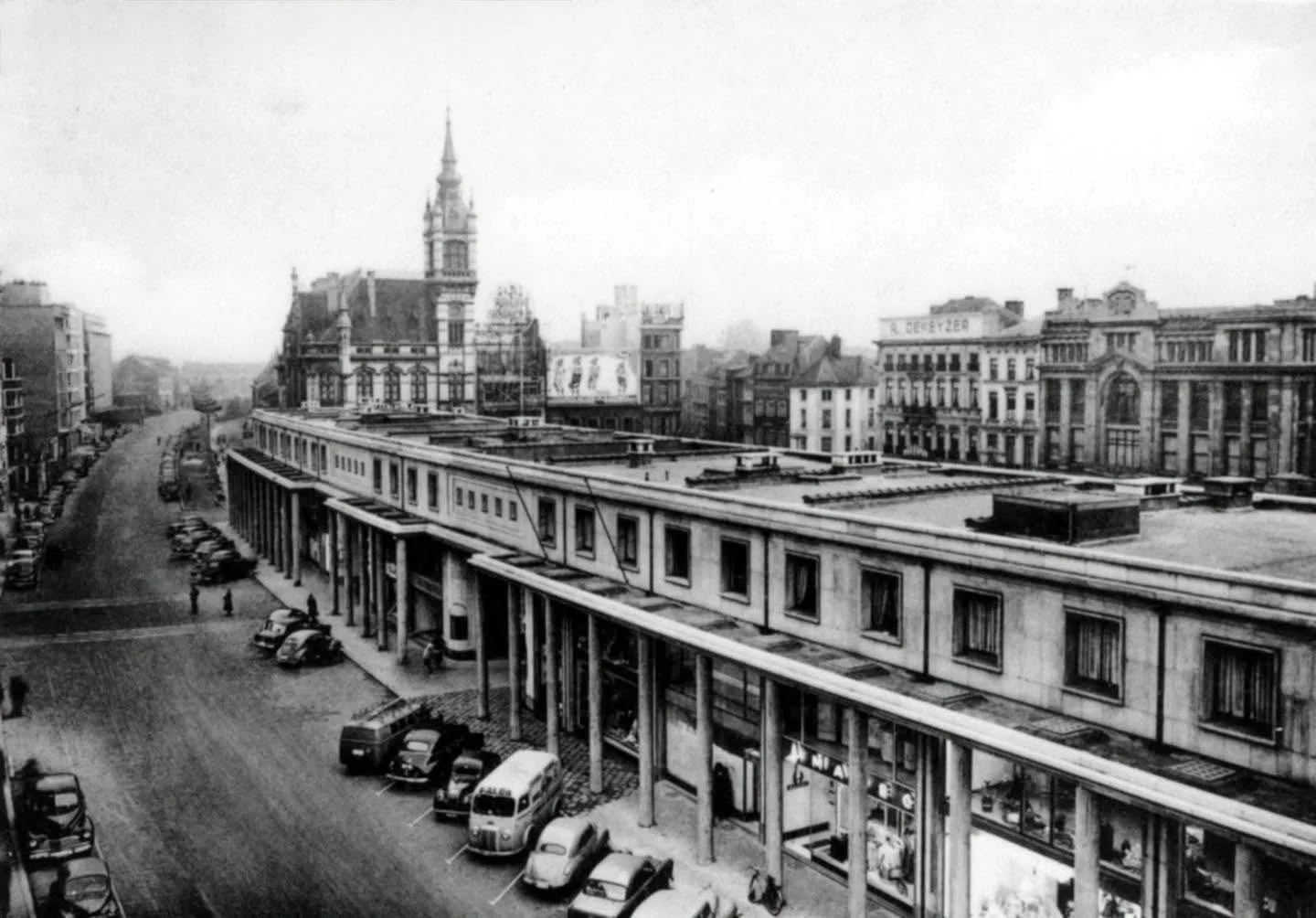 Les Colonnades | Boulevard Joseph Tirou, Charleroi
