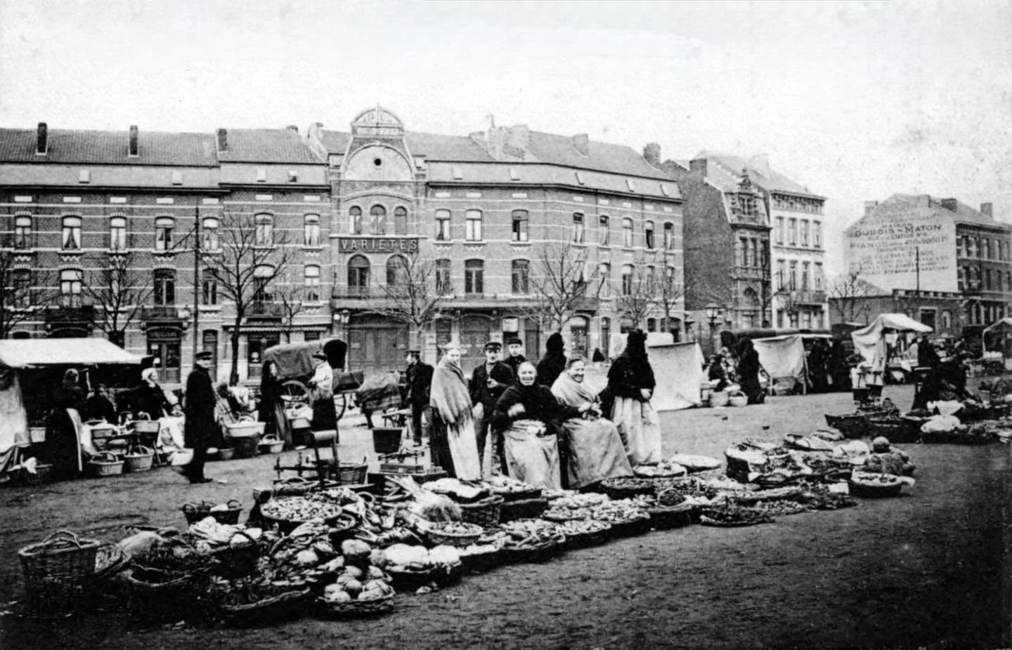 Marché d’antan sur la place du Manège | Place du Manège, Charleroi