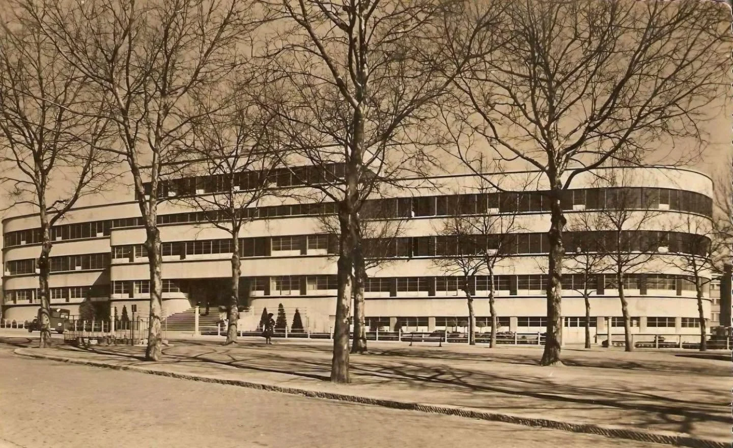 Pendant près de 50 ans, des générations de Carolos y sont nées avant sa démolition en 1988 | Boulevard Zoé Drion, Charleroi