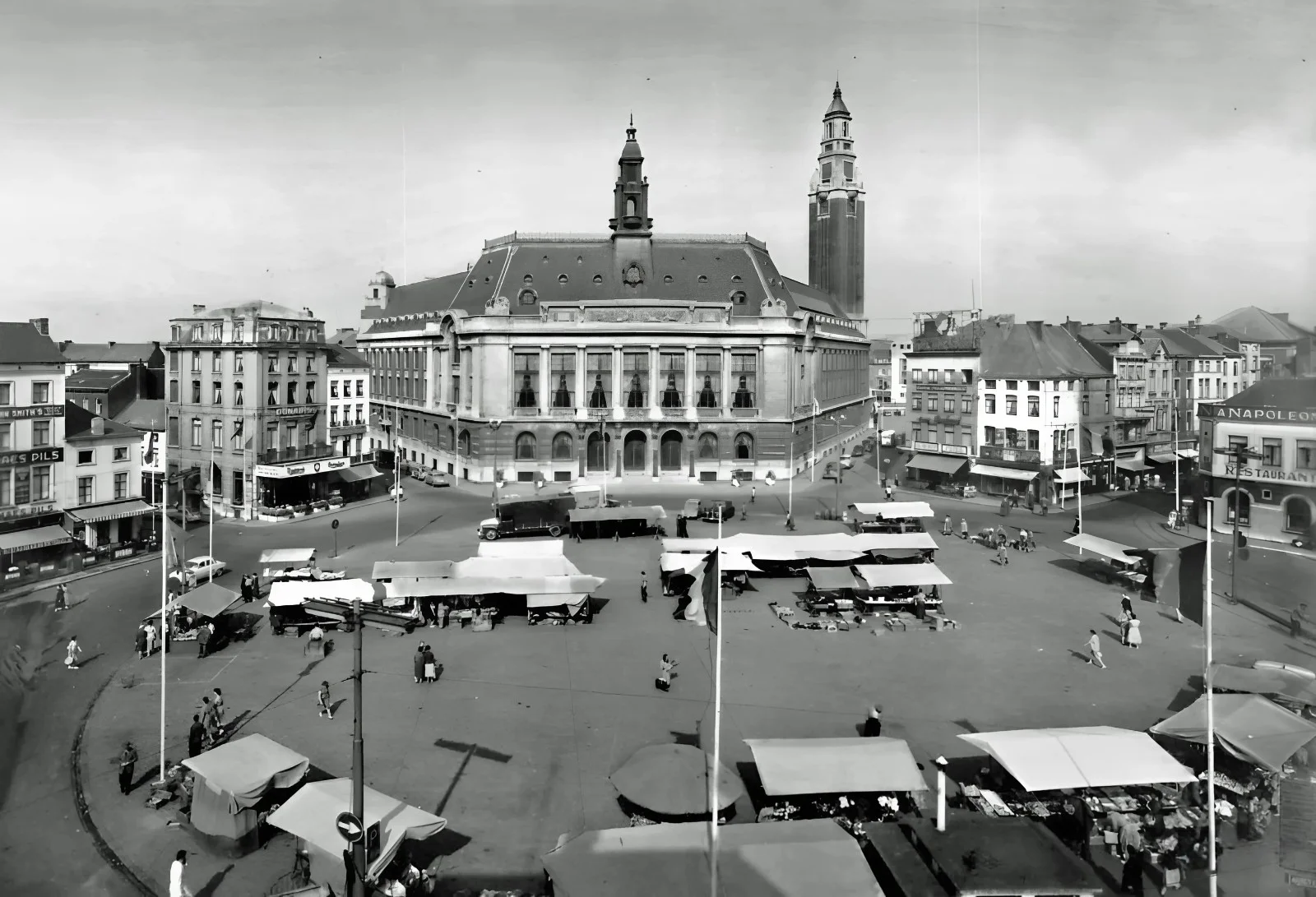 Place Charles II | Place Charles II, Charleroi | 1900 - 2030