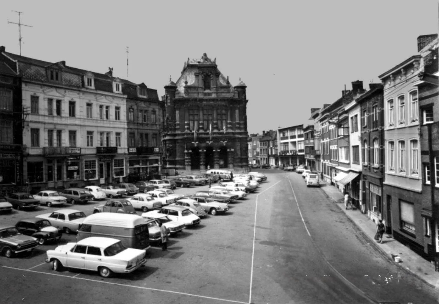 Place des Martyrs | Place des Martyrs, Gosselies
