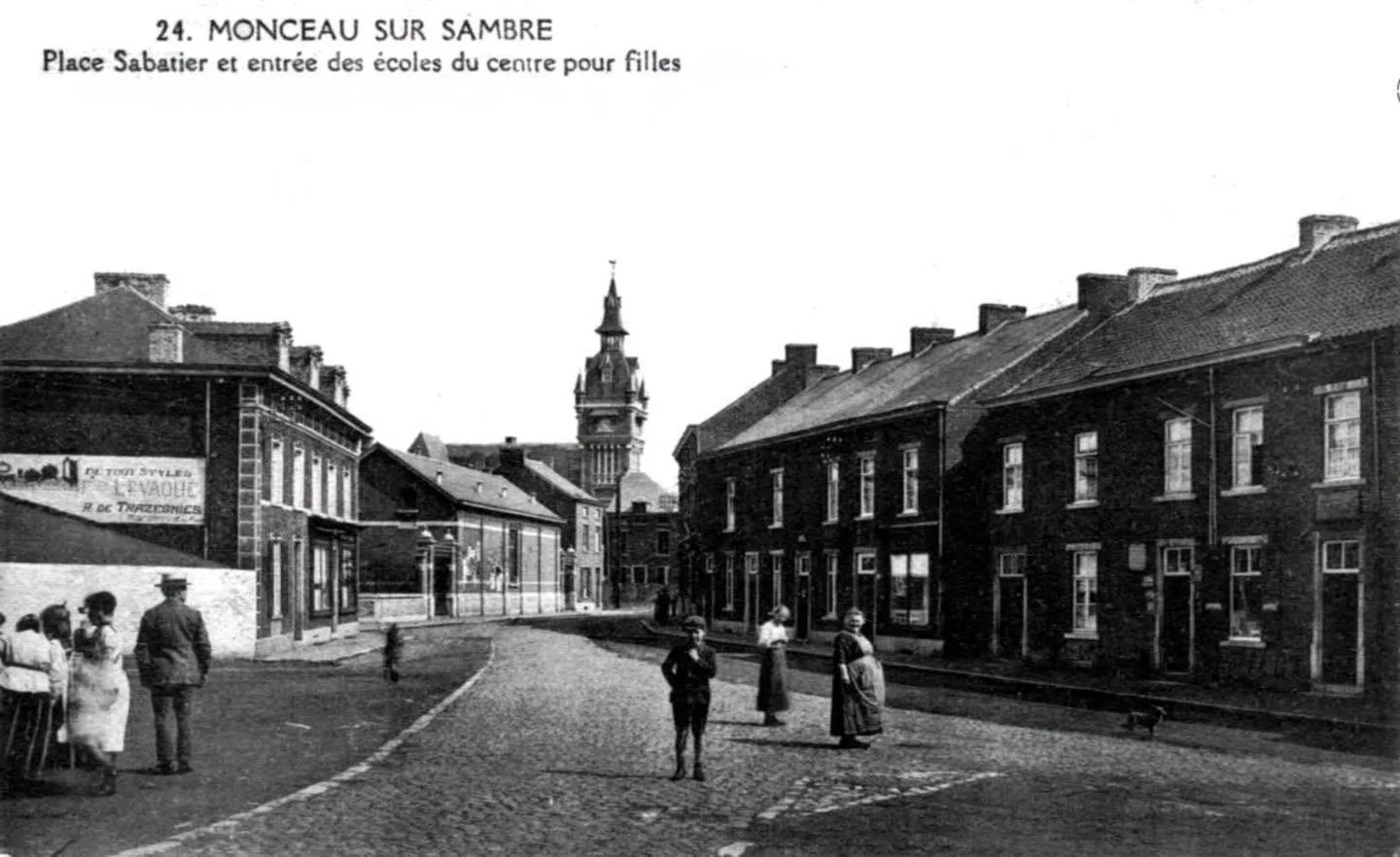 Place Sabatier et entrée des écoles pour filles | Place Sabatier, Monceau-sur-Sambre