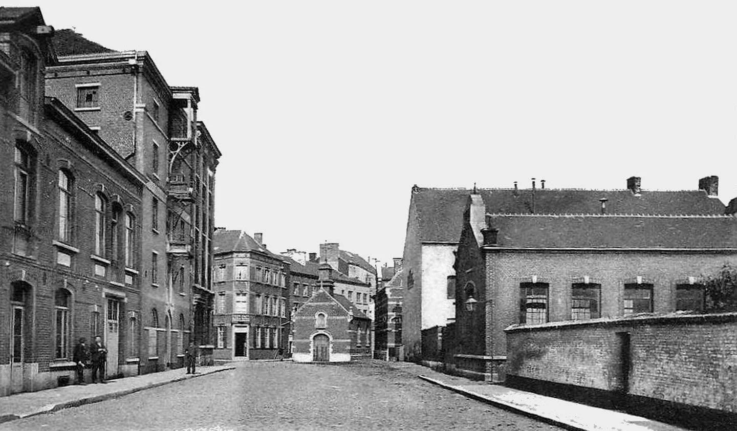 Rue Dagnelies et en face la chapelle Saint-Fiacre | Rue Dagnelies, Charleroi