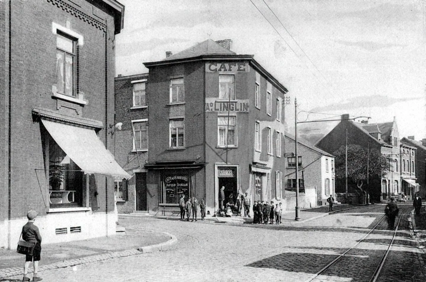 Rue Van Geersdaele et Rue de Gaulle autrefois appellé rue de la Drève et Rue de Charleroi | Rue de Gaulle, Dampremy