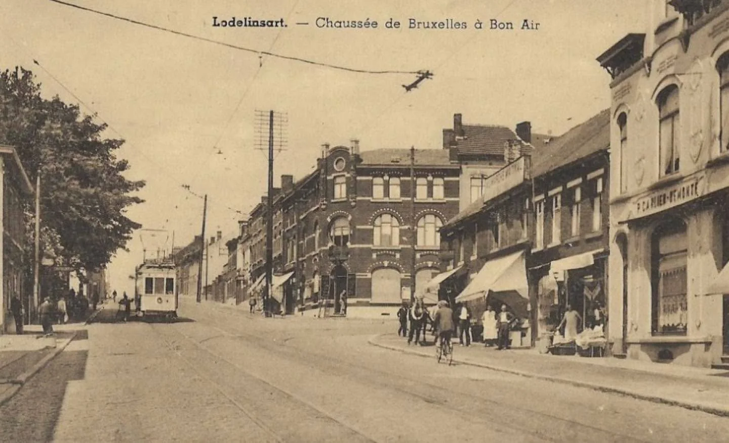 Une grande partie de ces commerces ont fermé avec le temps. | Chaussée de Bruxelles, Lodelinsart