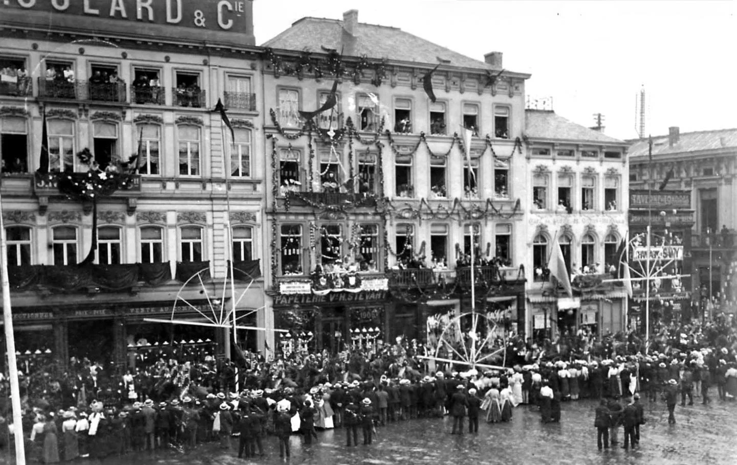 Visite royale du prince Albert et de la princesse Elisabeth | Place Verte, Charleroi | 1905