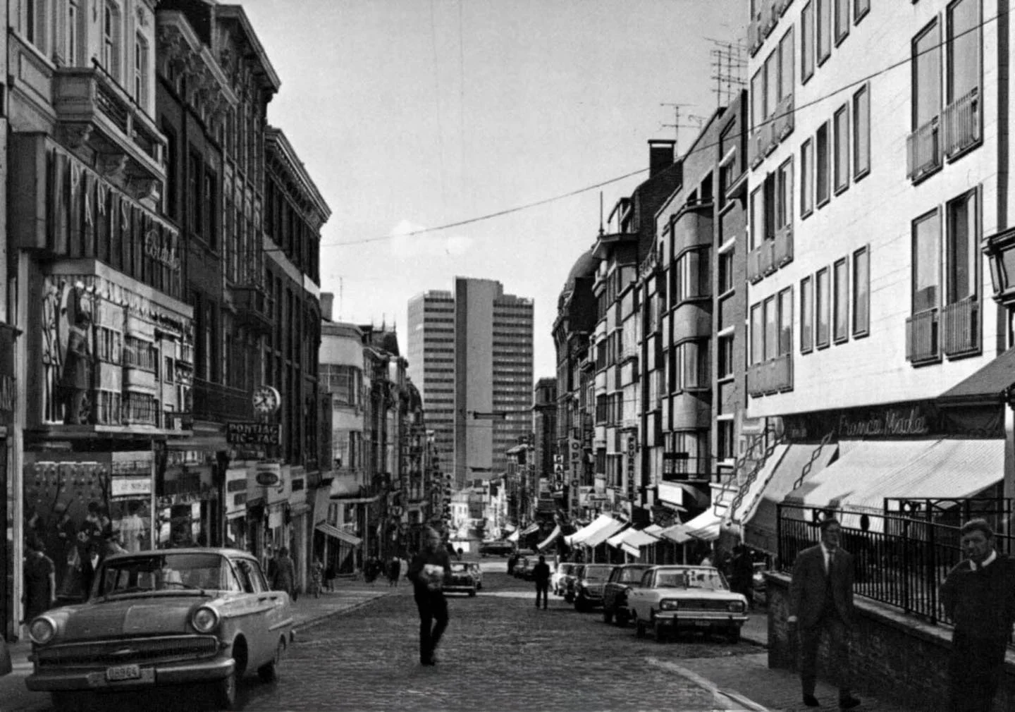 Vous reconnaissez cet endroit de Charleroi ? | Rue de la Montagne, Charleroi